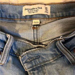 Abercrombie Curve Love Straight Jeans